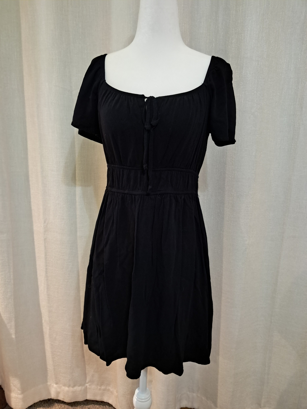 Women’s Black Short Sleeve Square Neck Dress